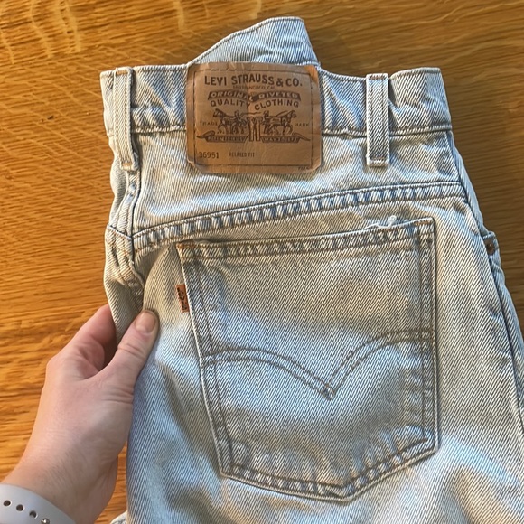 Vintage90s Levi’s Orange Tab relaxed fit High Waist Denim Bermuda Shorts - Picture 2 of 4